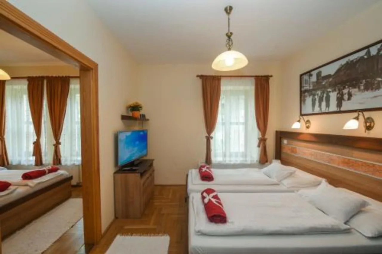 Centrum Vendégház — rooms and atmosphere