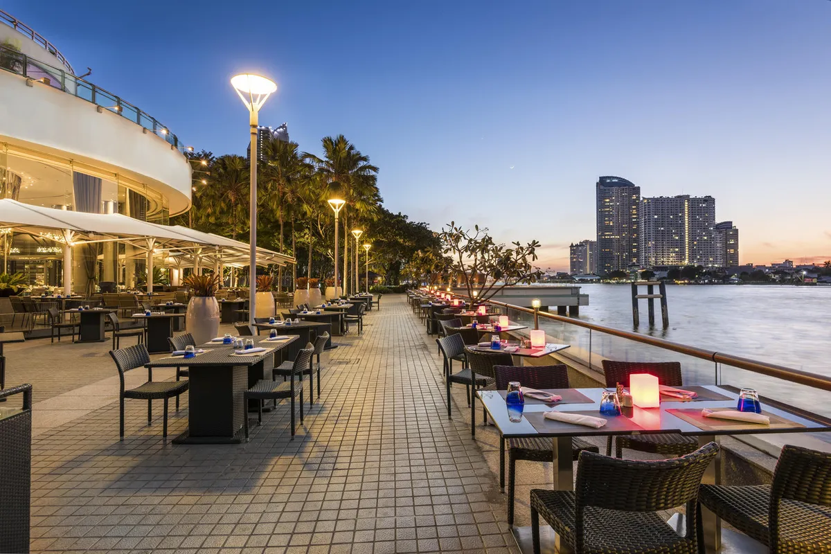 Chatrium Hotel Riverside Bangkok — rooms and atmosphere