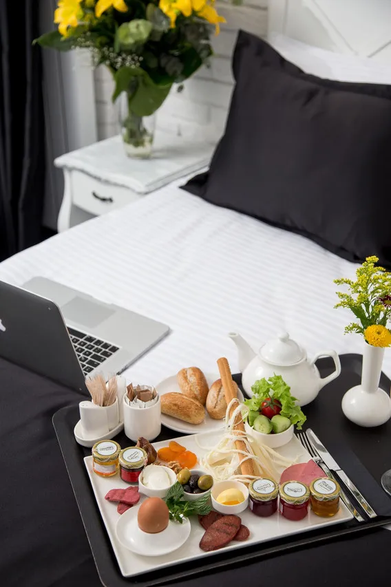 Check Inn Suite Hotel & SPA — rooms and atmosphere