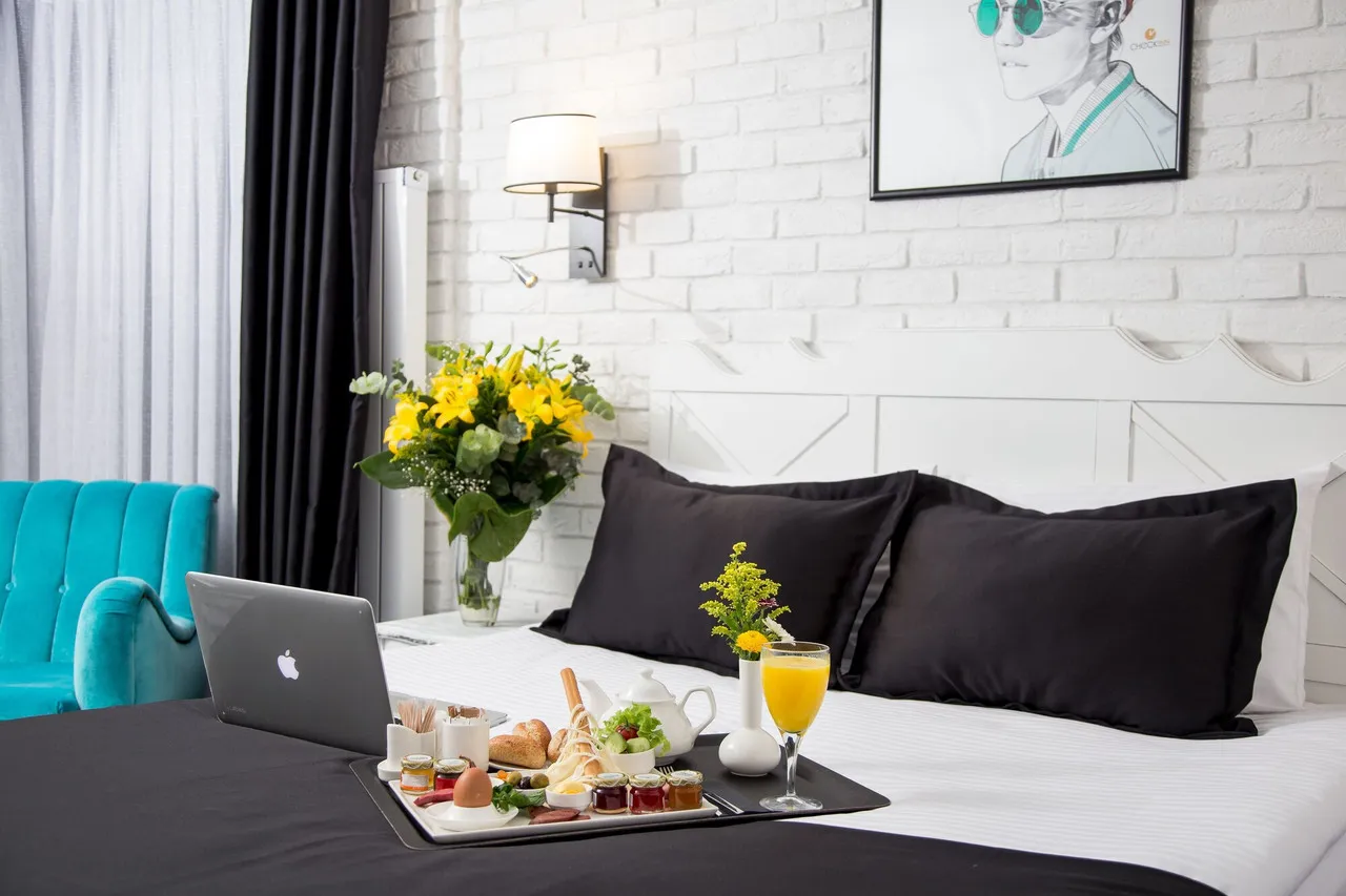 Check Inn Suite Hotel & SPA — rooms and atmosphere