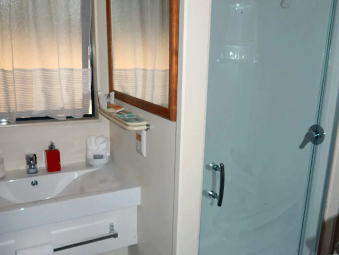 Cheviot Park Motor Lodge — rooms and atmosphere
