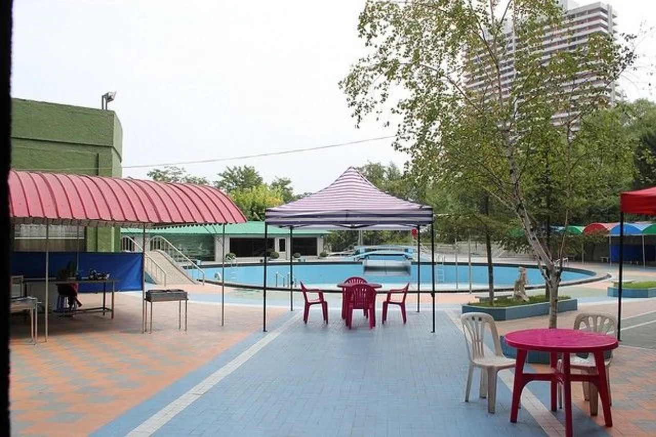 Chongnyon Hotel (Youth Hotel) — ภาพห้องพักและบรรยากาศ
