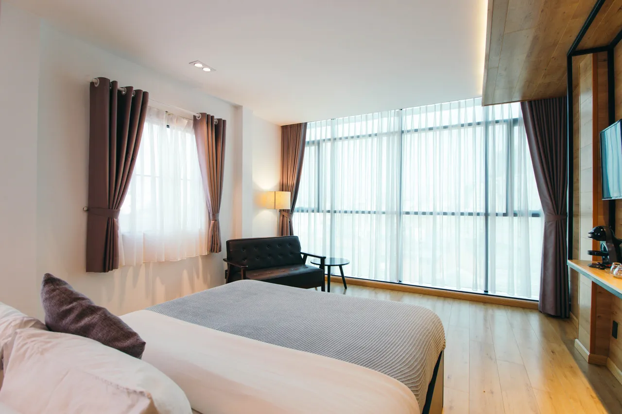 Chotel Pham Ngu Lao — rooms and atmosphere