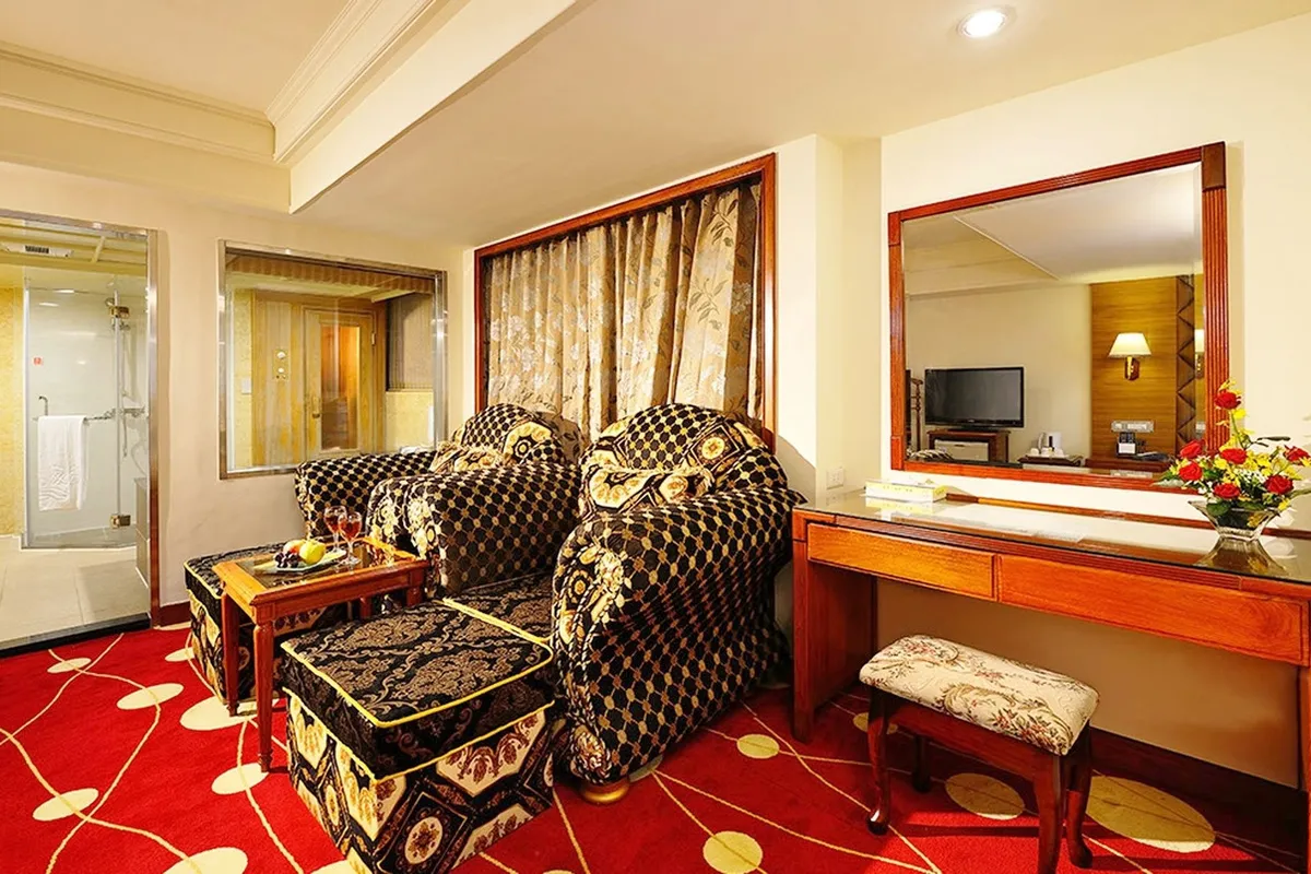 Chyuan Du Spring Resort — rooms and atmosphere