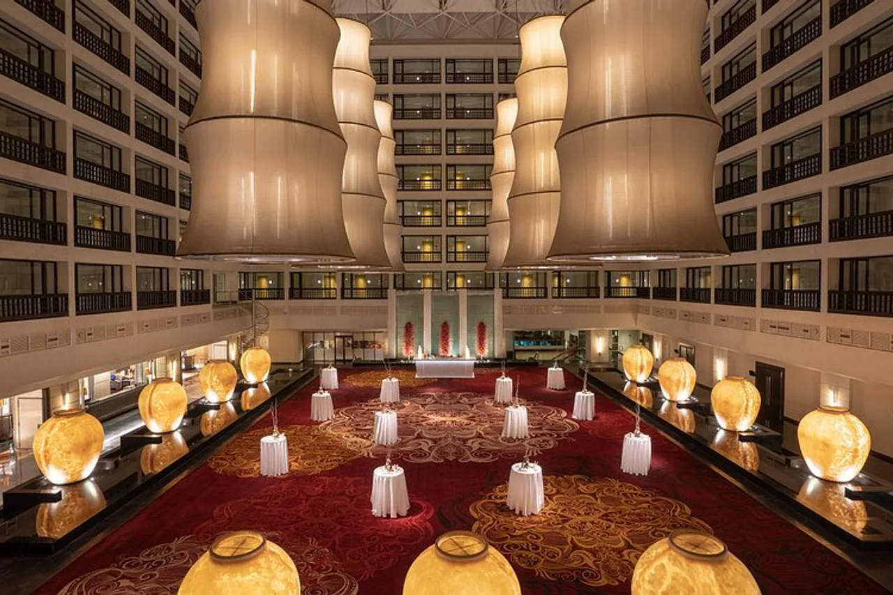 Cinnamon Grand Colombo — rooms and atmosphere
