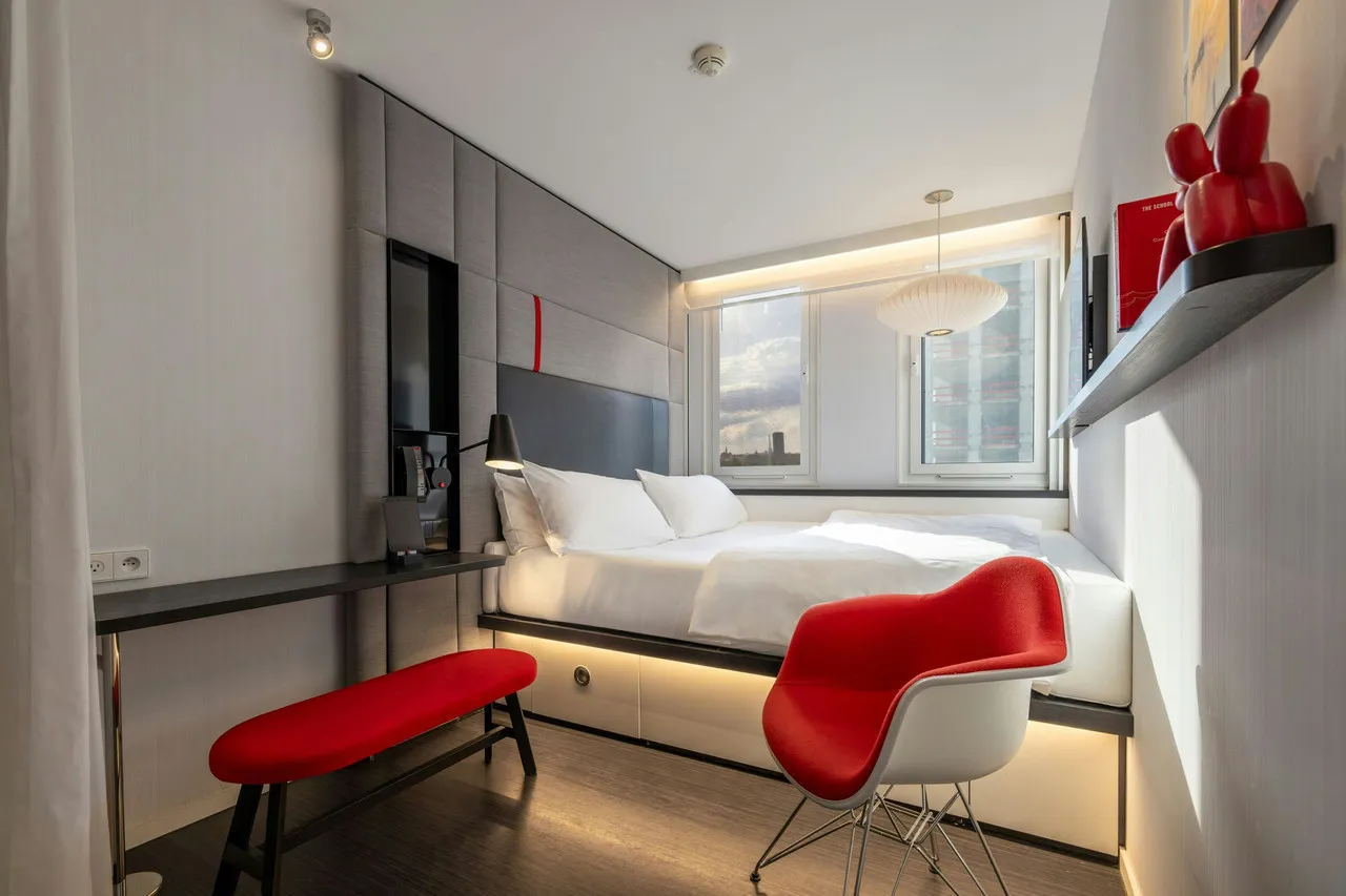 citizenM Paris Gare de Lyon — rooms and atmosphere