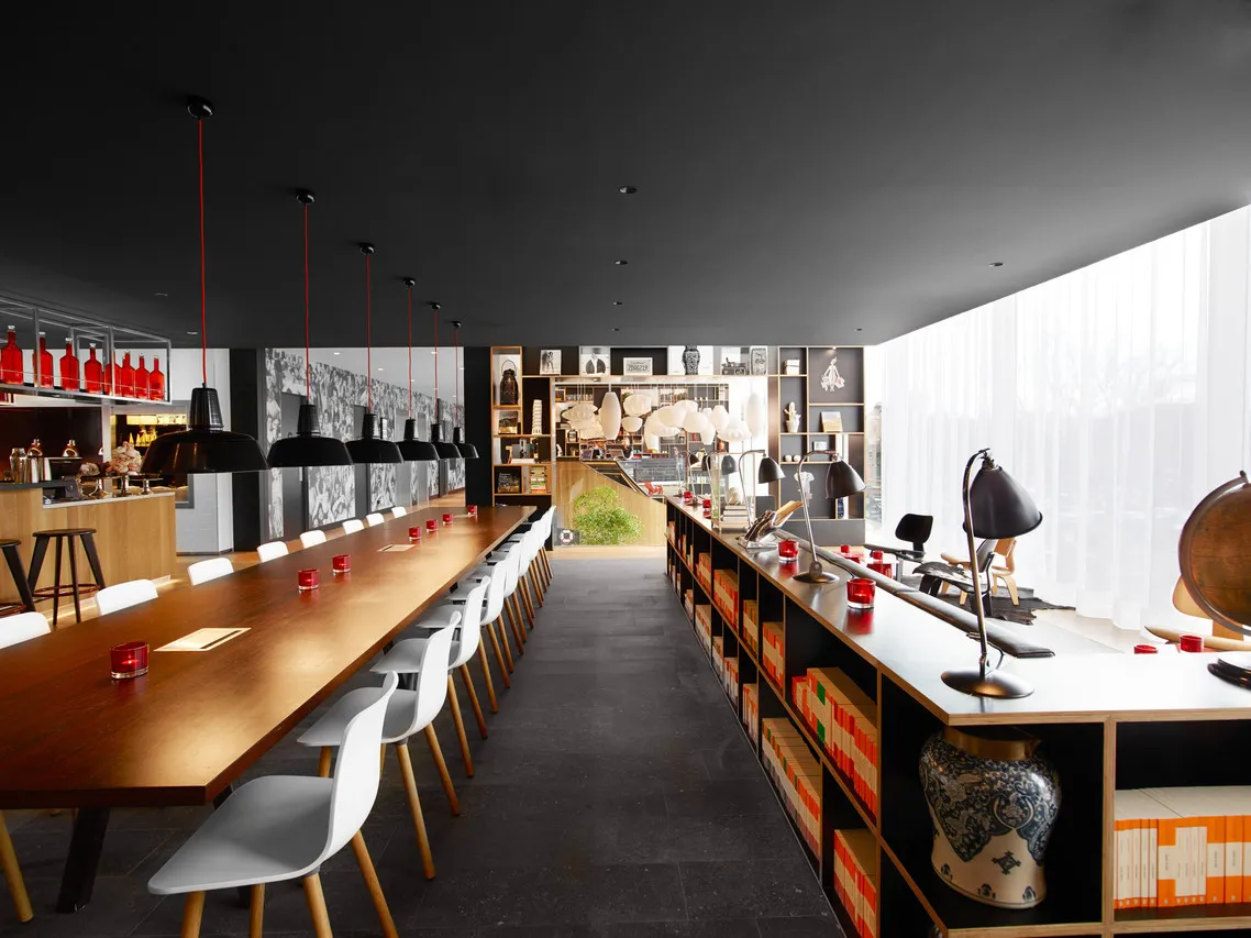 citizenM Rotterdam — rooms and atmosphere