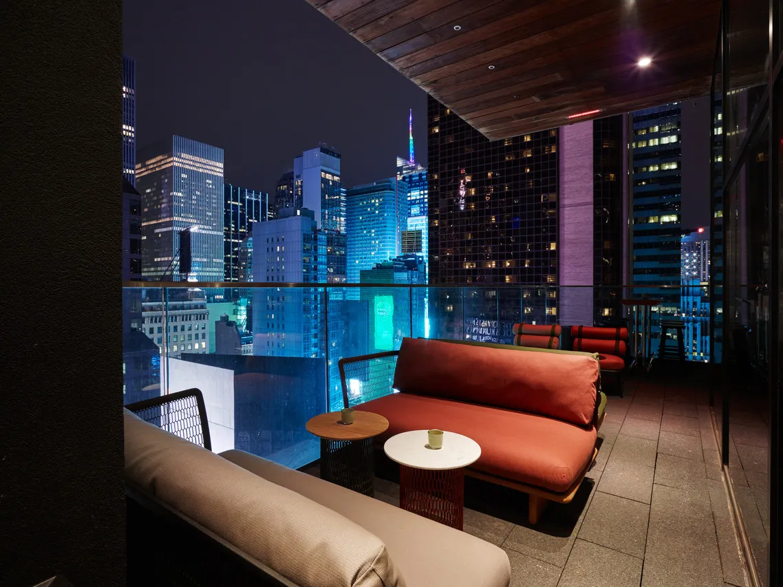 CitizenM New York Times Square — rooms and atmosphere
