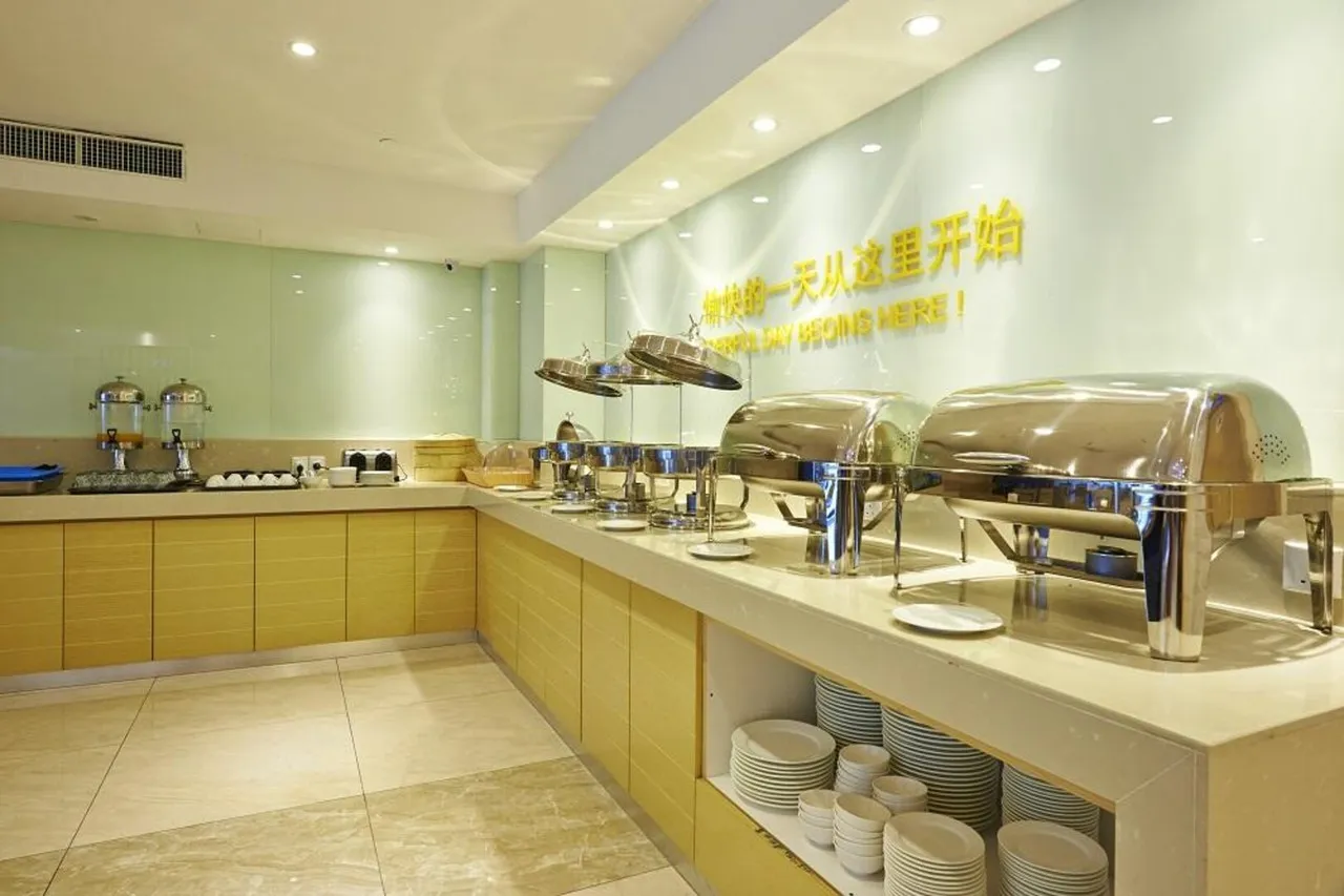 City Comfort Hotel Chinatown — rooms and atmosphere