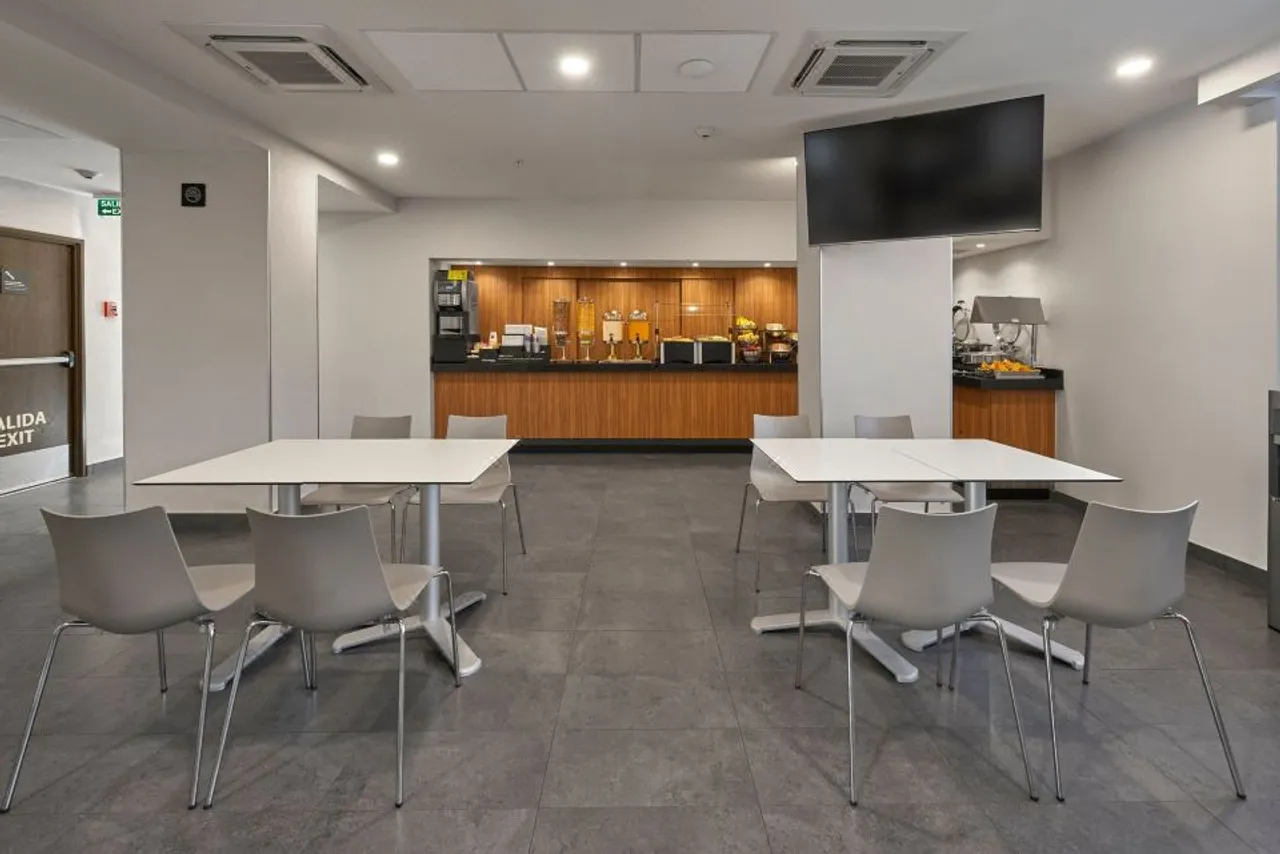 City Express by Marriott Monterrey Lindavista — ภาพห้องพักและบรรยากาศ