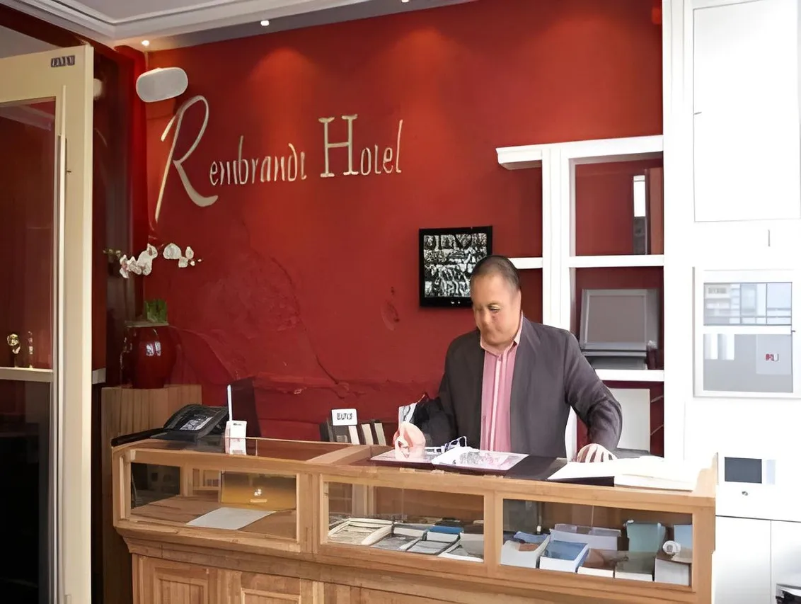 City Hotel Rembrandt — rooms and atmosphere
