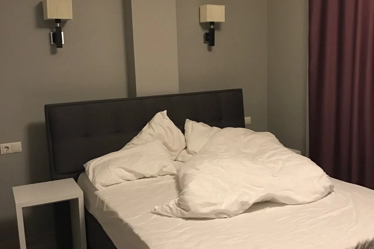 City Park Hotel — โรงแรมในคีชีเนา