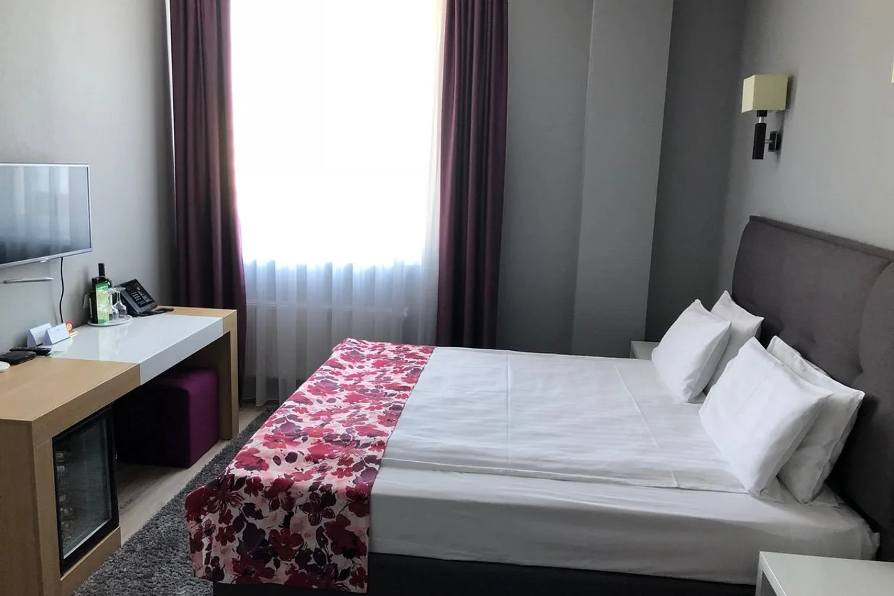 City Park Hotel — ภาพห้องพักและบรรยากาศ