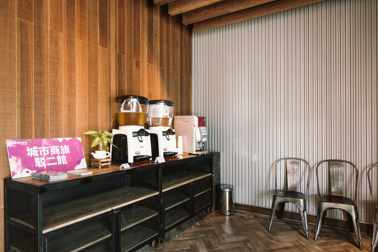 City Suites Kaohsiung Pier2 — rooms and atmosphere