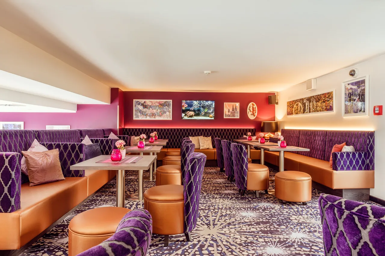 CityClass Hotel Alter Markt — ภาพห้องพักและบรรยากาศ