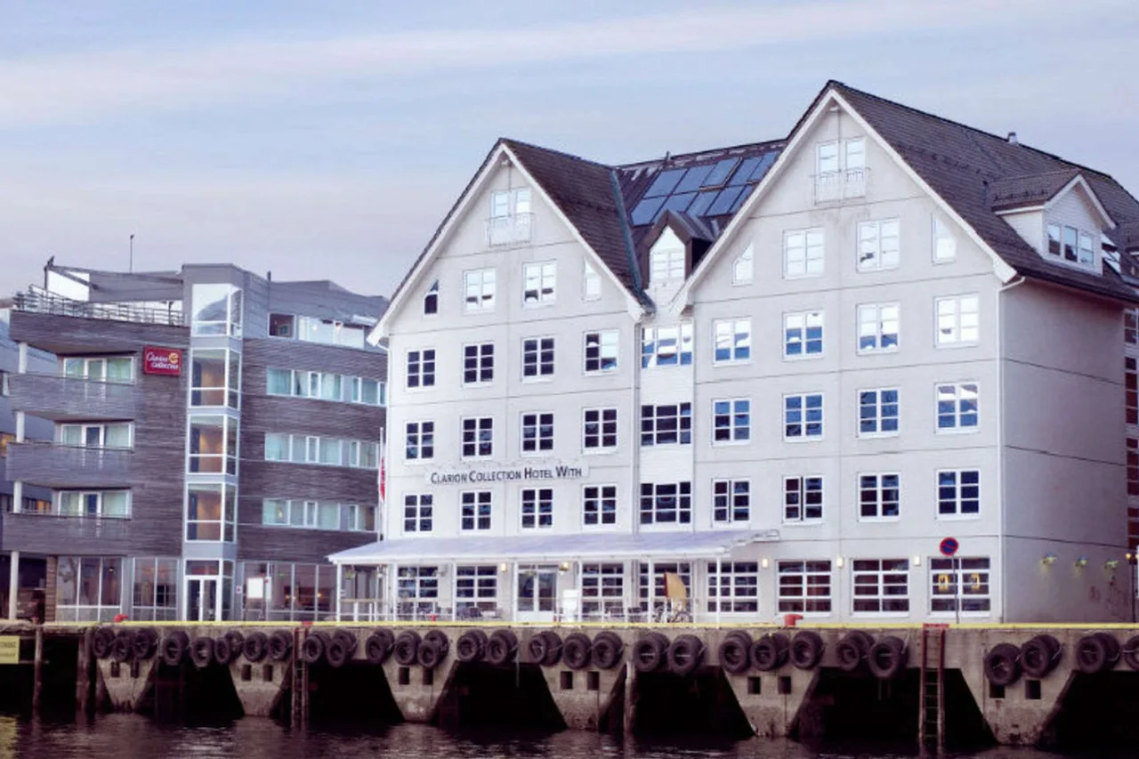 Clarion Collection Hotel With — ทรอมโซ