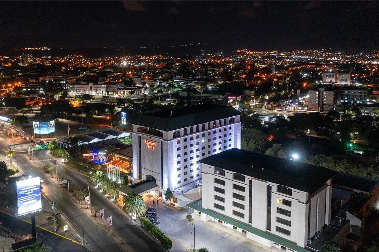 Clarion Hotel Real Tegucigalpa — rooms and atmosphere