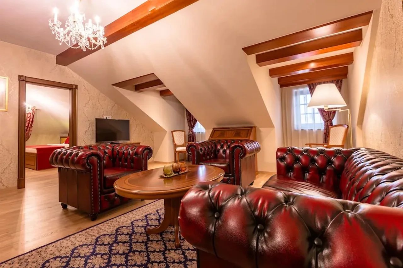 Classic Hotel Prizren — ภาพห้องพักและบรรยากาศ