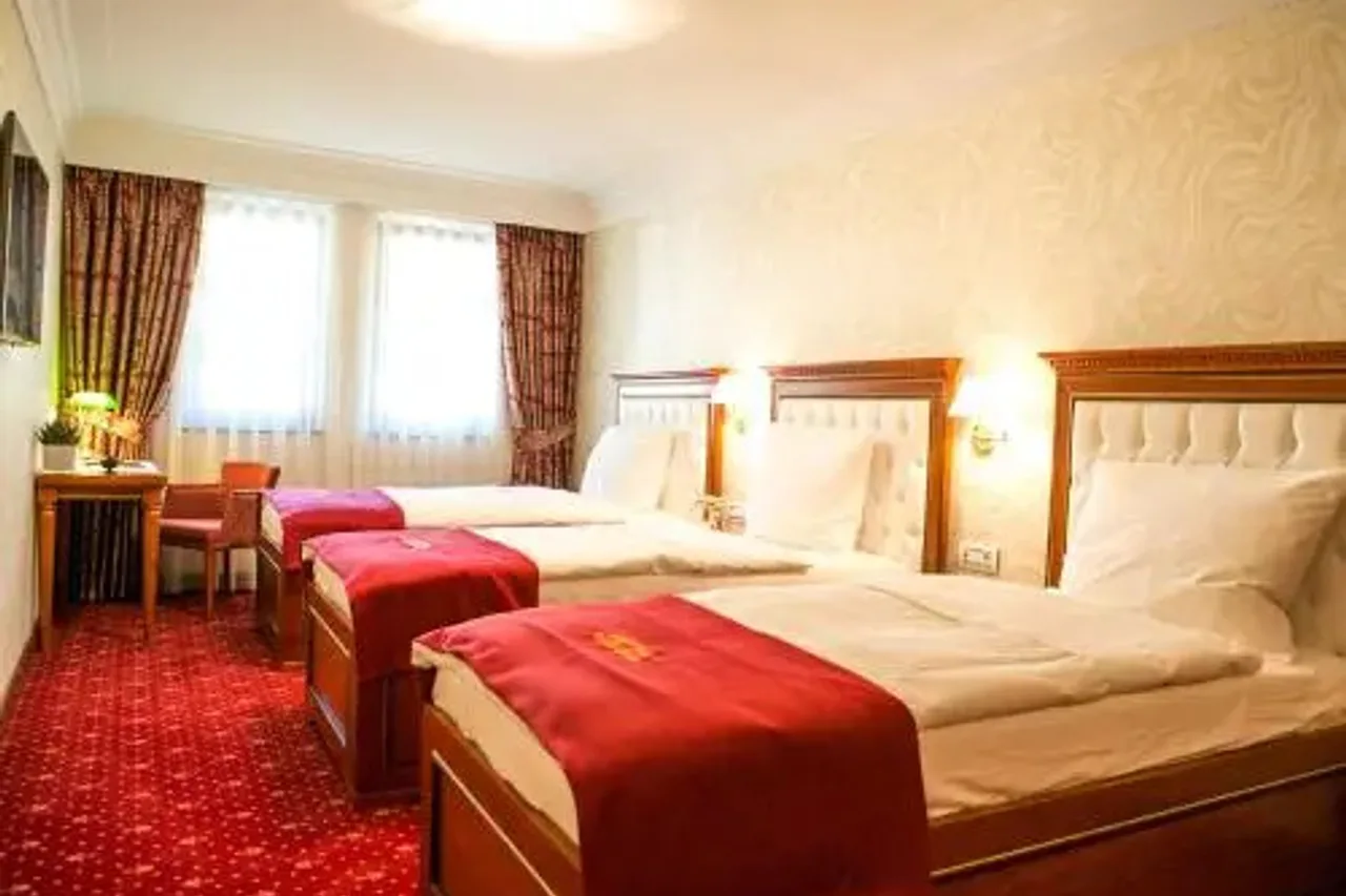 Classic Hotel Prizren — ภาพห้องพักและบรรยากาศ