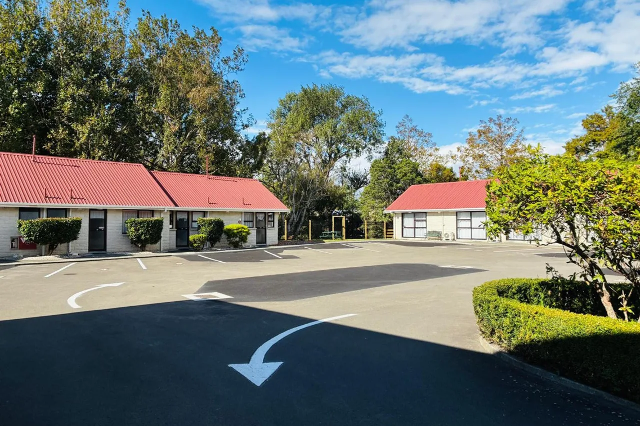 Coachman Hotel Palmerston North — rooms and atmosphere
