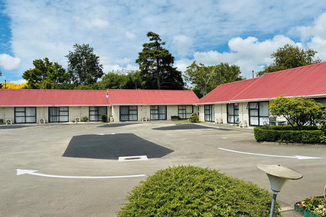 Coachman Hotel Palmerston North — rooms and atmosphere