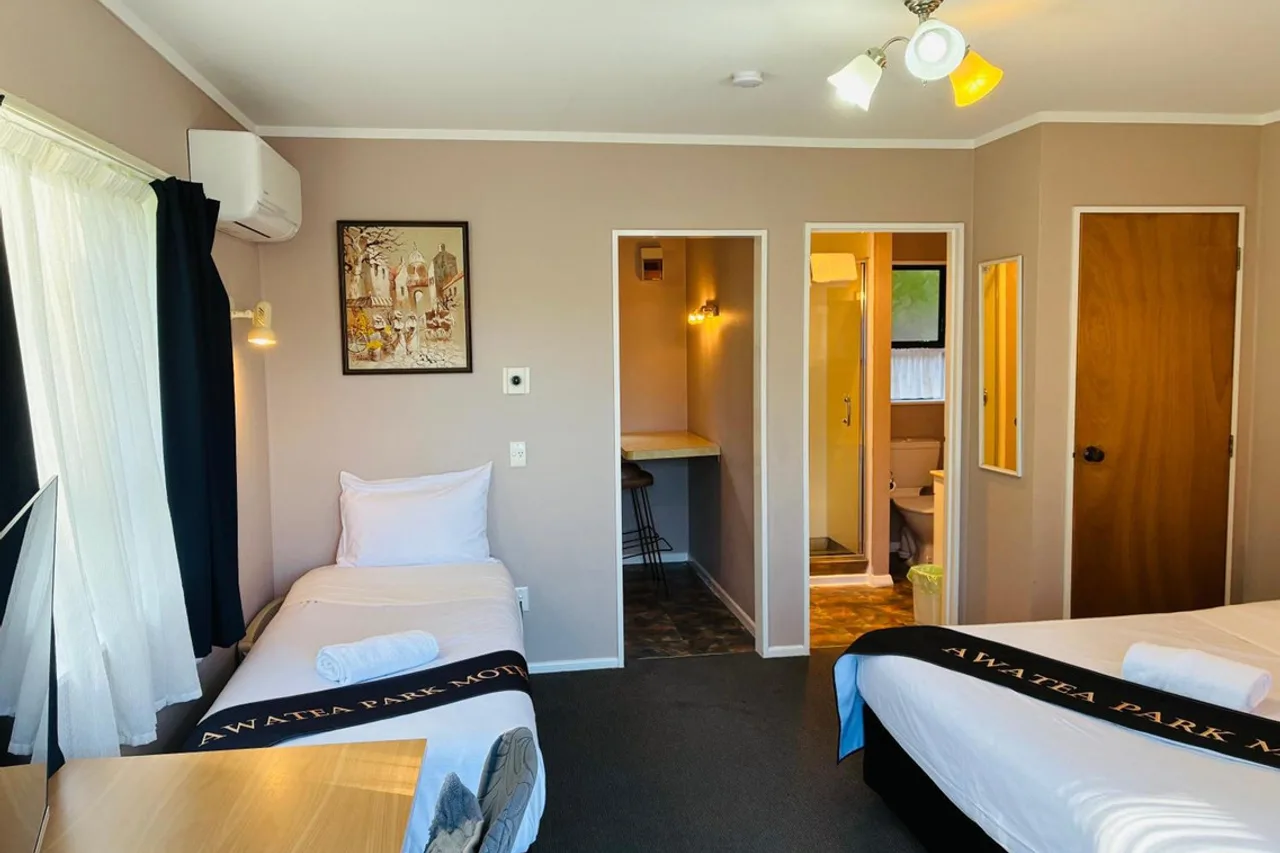 Coachman Hotel Palmerston North — rooms and atmosphere