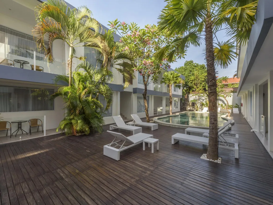 Coast Boutique Apartments — rooms and atmosphere
