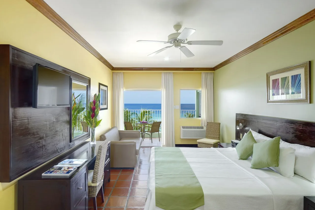 Coconut Court Beach Hotel — ภาพห้องพักและบรรยากาศ