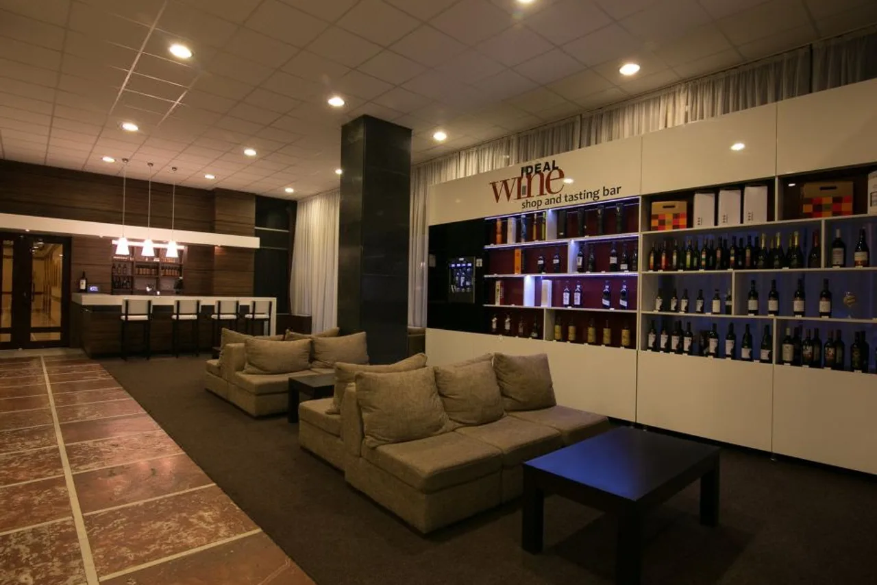 Codru Hotel — ภาพห้องพักและบรรยากาศ