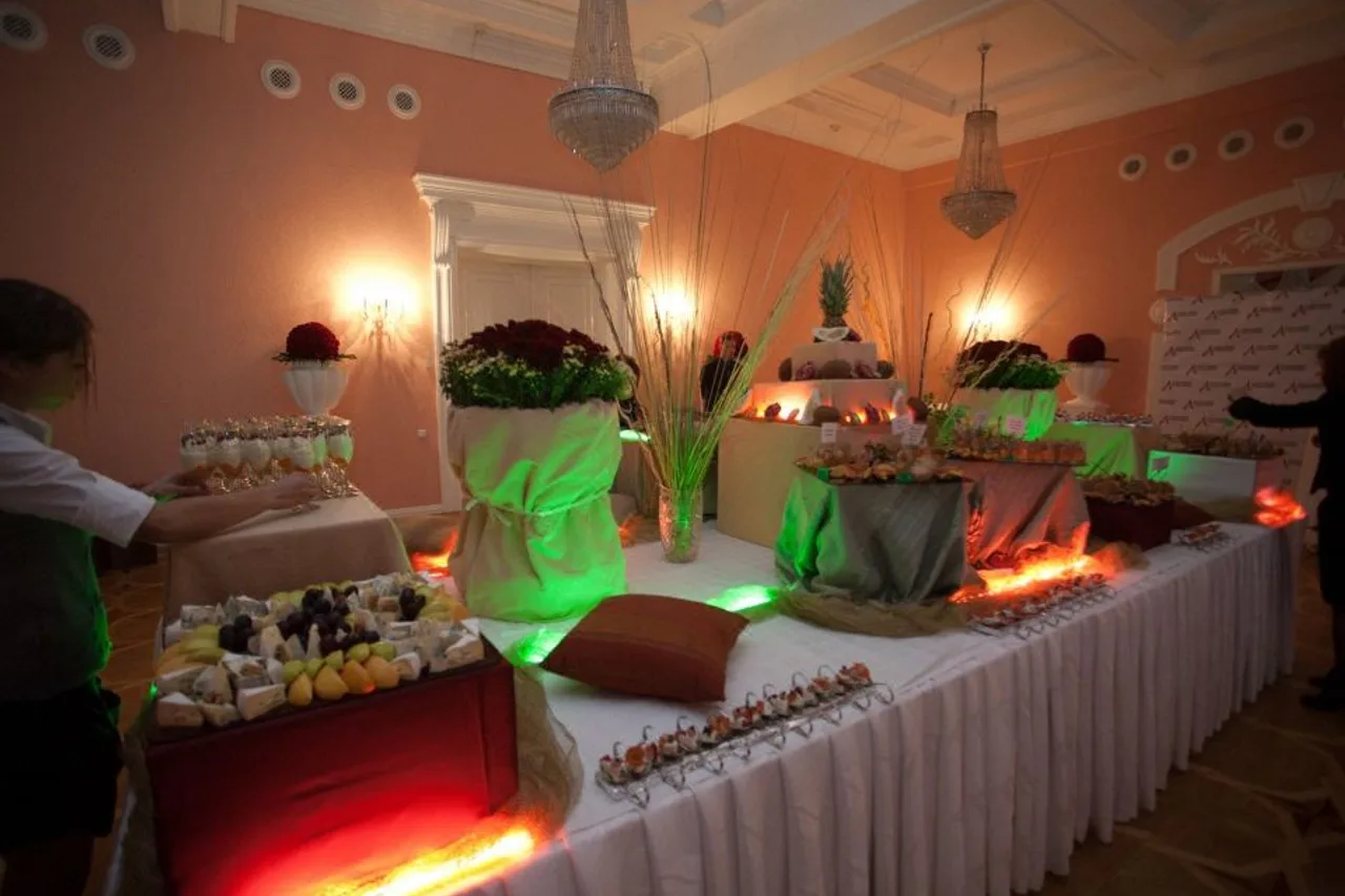 Codru Hotel — ภาพห้องพักและบรรยากาศ