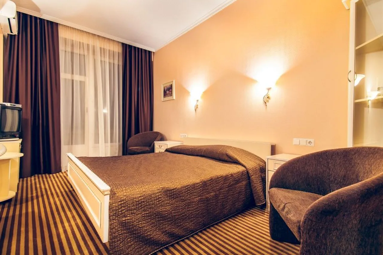 Codru Hotel — ภาพห้องพักและบรรยากาศ