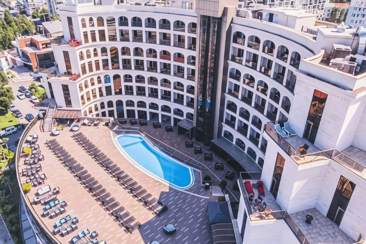 Colosseum Marina Hotel — ภาพห้องพักและบรรยากาศ