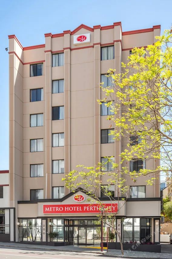Comfort Hotel Perth City — rooms and atmosphere