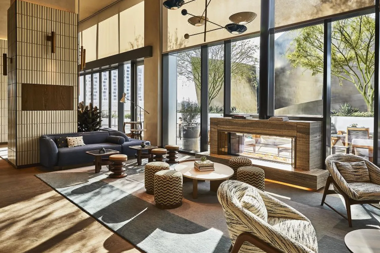 Conrad Los Angeles — ภาพห้องพักและบรรยากาศ