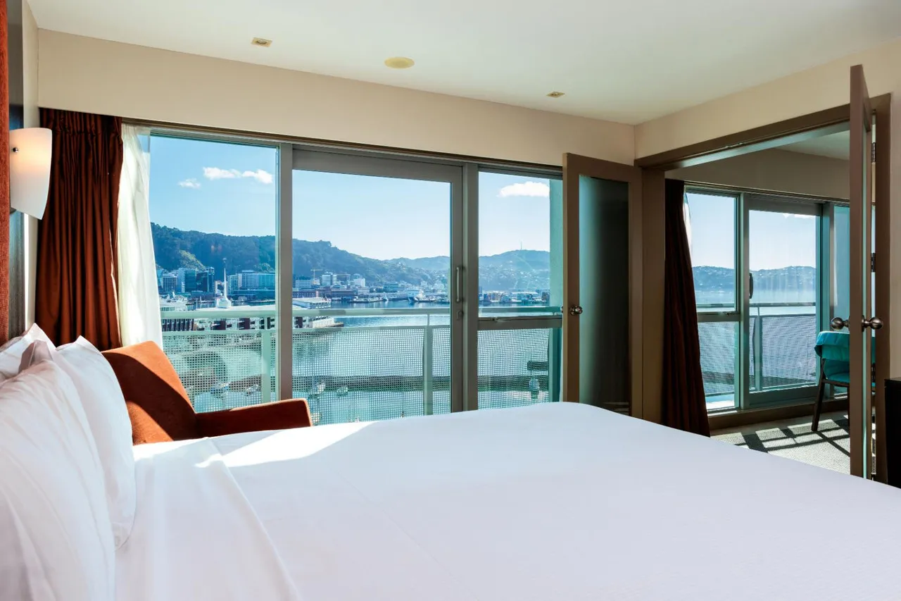 Copthorne Hotel Wellington Oriental Bay — rooms and atmosphere