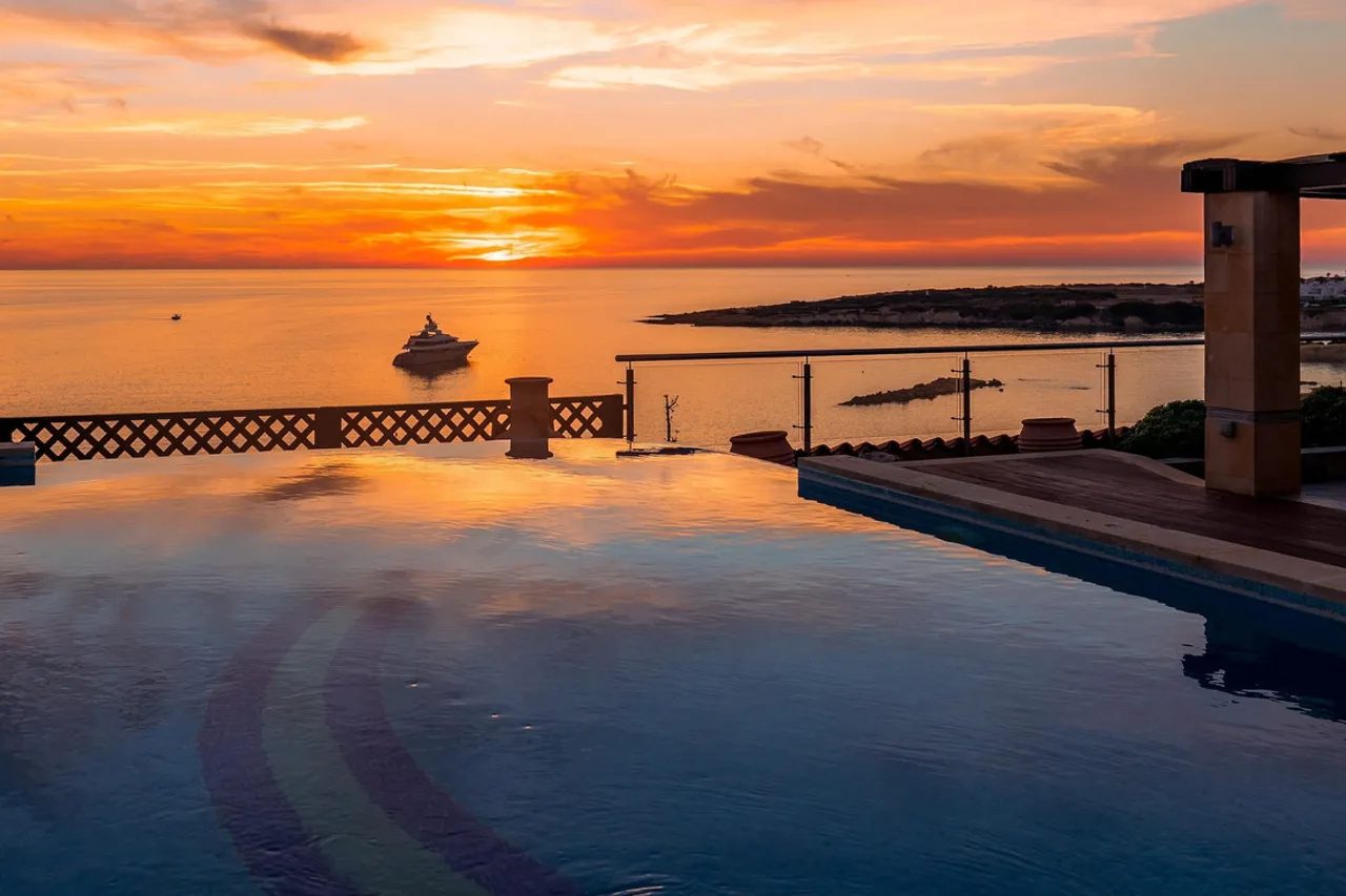Coral Beach Hotel & Resort — ภาพห้องพักและบรรยากาศ