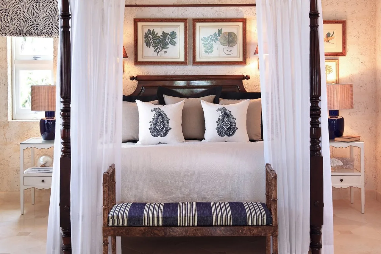 Coral Reef Club — rooms and atmosphere