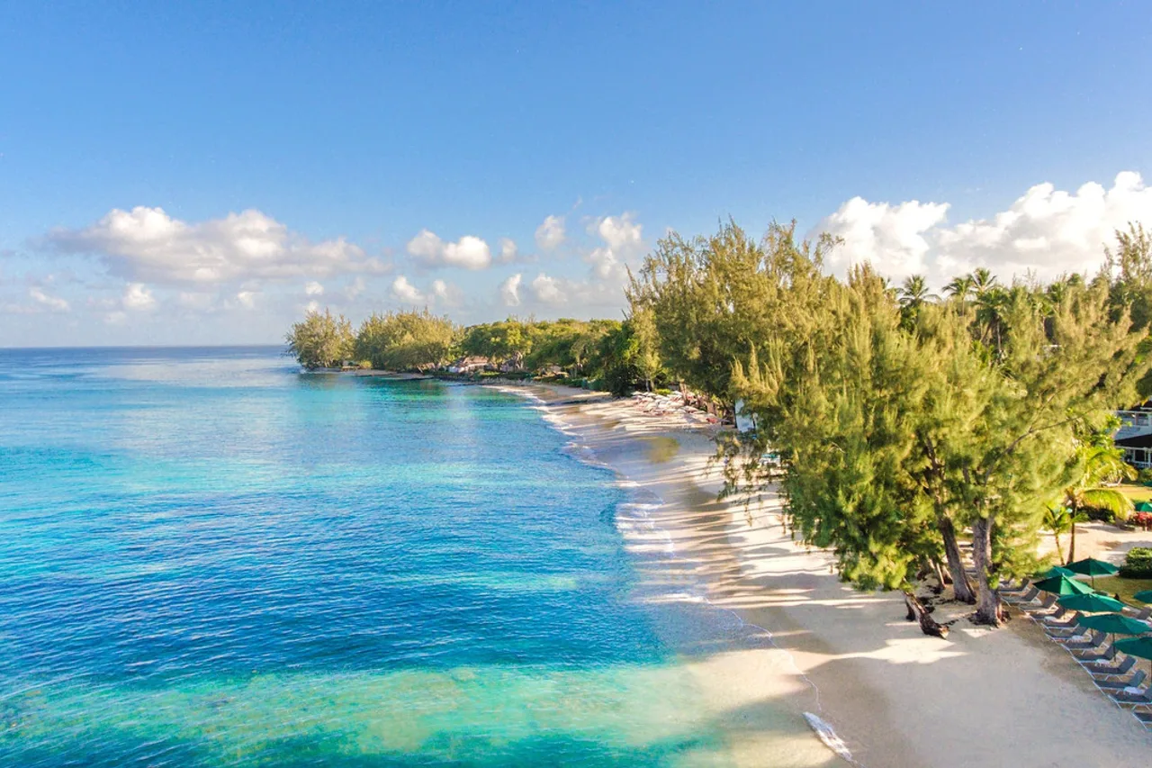 Coral Reef Club — ภาพห้องพักและบรรยากาศ