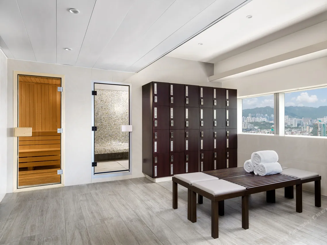Cordis Hong Kong — rooms and atmosphere