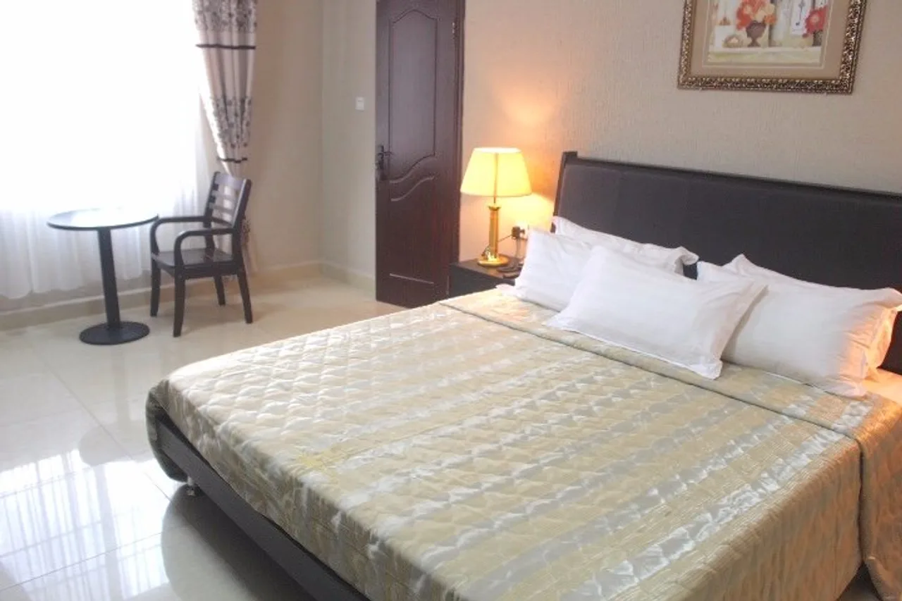 Corina Hotel — ภาพห้องพักและบรรยากาศ