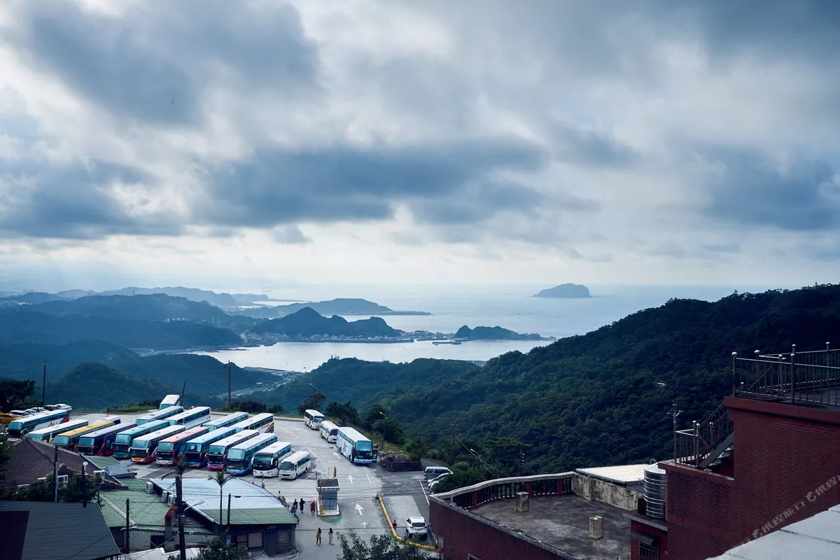 Corner Inn Jiufen — rooms and atmosphere
