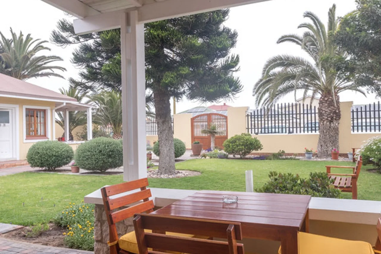 Cornerstone Guesthouse — ภาพห้องพักและบรรยากาศ