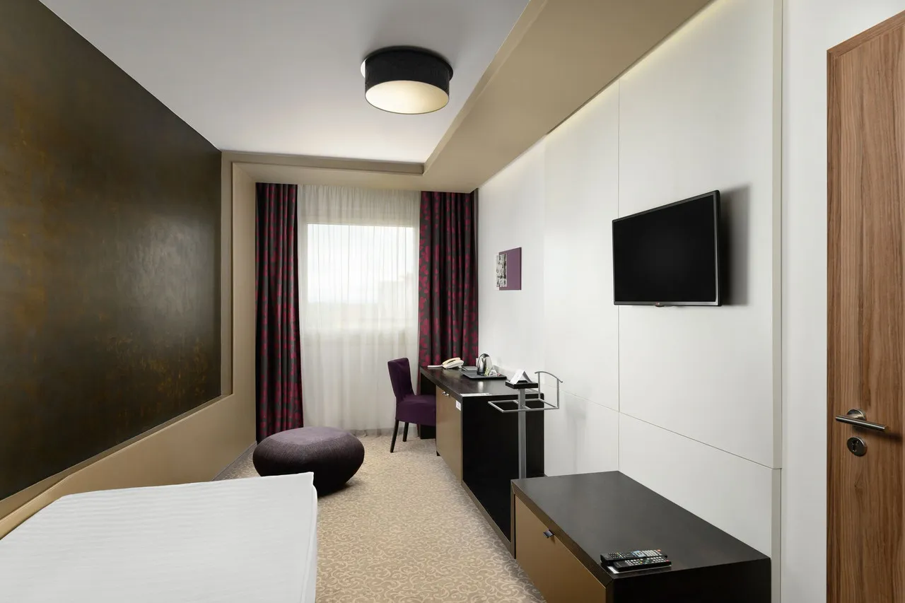 Corso Hotel Pécs — rooms and atmosphere