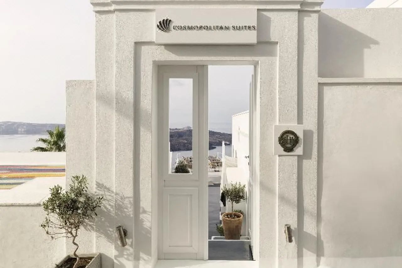 Cosmopolitan Suites - Small Luxury Hotels of the World — rooms and atmosphere