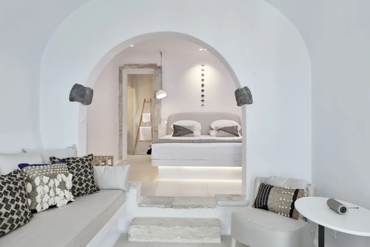 Cosmopolitan Suites - Small Luxury Hotels of the World — rooms and atmosphere