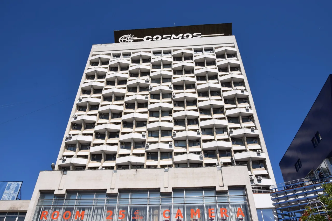 Hotel Cosmos — โรงแรมในคีชีเนา