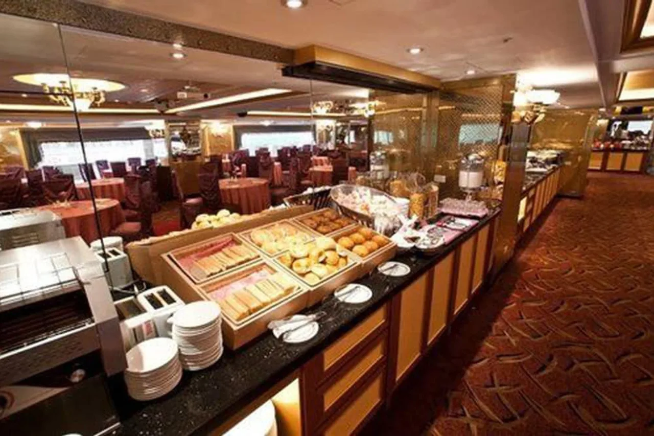 Cosmos Hotel Taipei — rooms and atmosphere