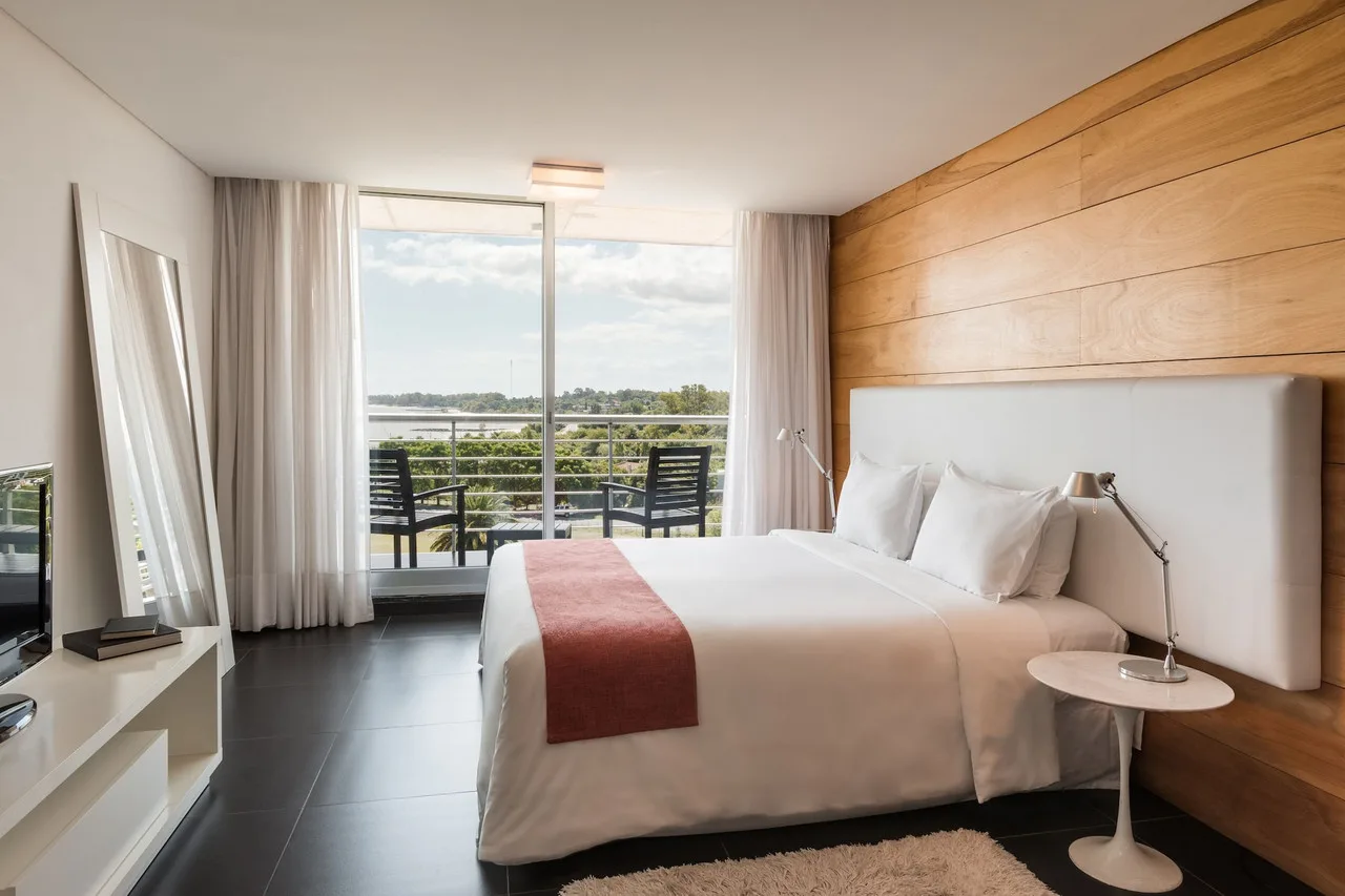 Costa Colonia - Riverside Boutique Hotel — ภาพห้องพักและบรรยากาศ