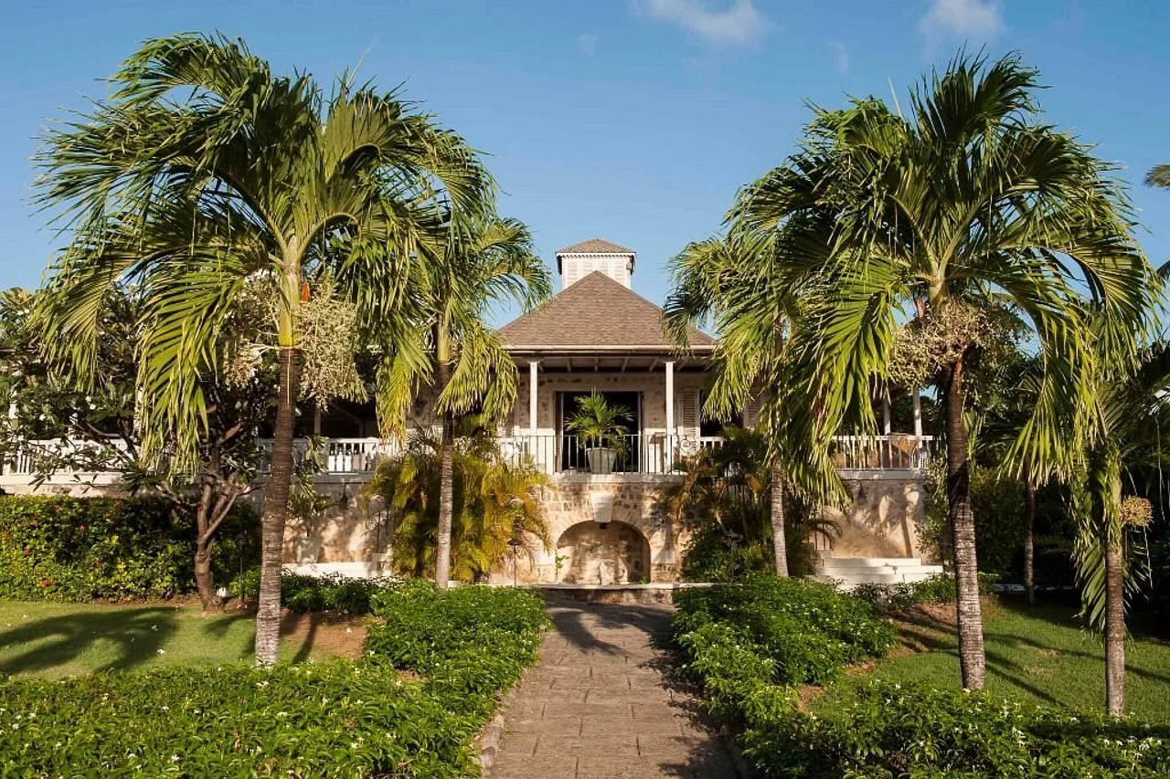 The Cotton House — โรงแรมในคิงส์ทาวน์