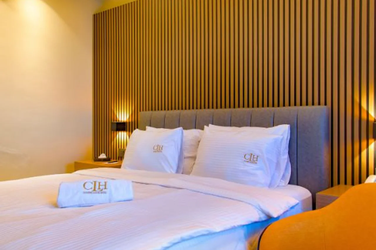 The Country Lodge Hotel — ภาพห้องพักและบรรยากาศ